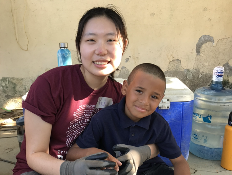 Jasmine with Students Helping Honduras