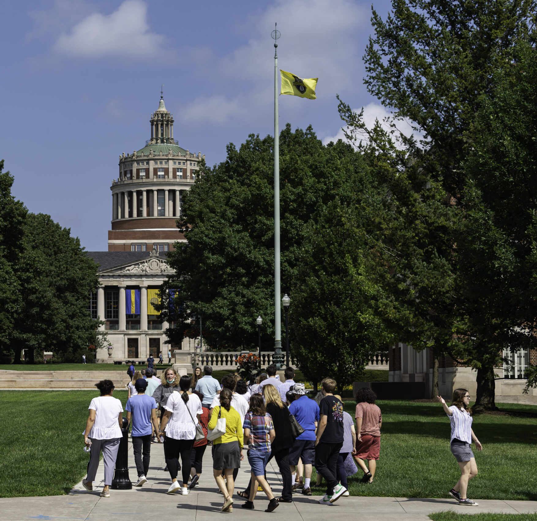 Meridians leads campus tours on Eastman Quad.