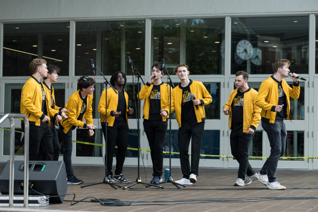University of Rochester students are seen at the activities fair on Wilson Quad during Yellowjacket Weekend.