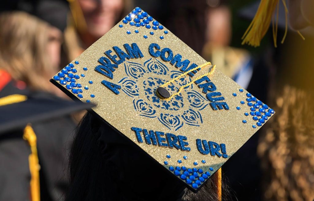 does university of rochester give financial aid to international students