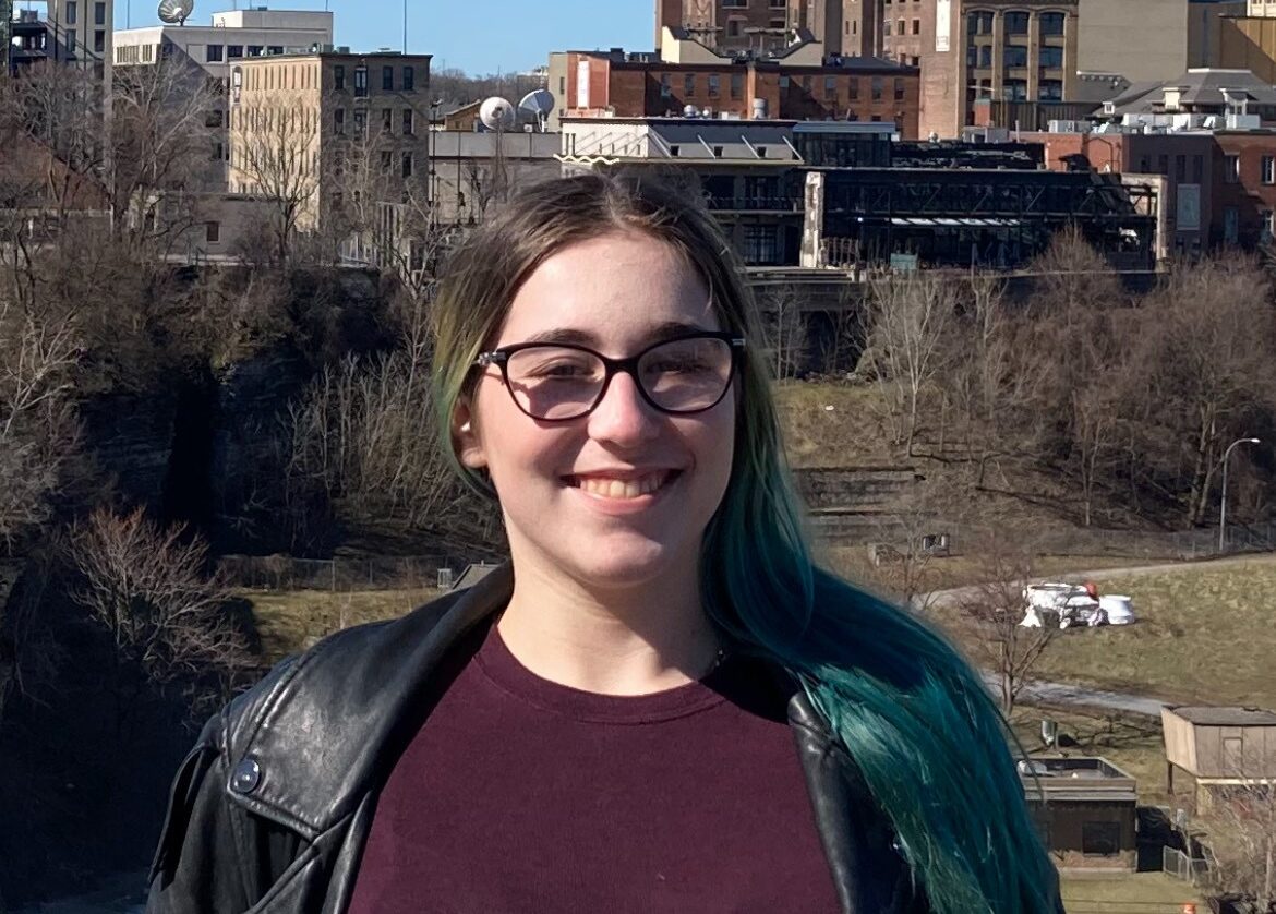 <h3>Zoe Stanley (she/her)</h3>
